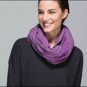 Lululemon Vinyasa Infinity Scarf
